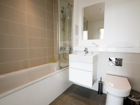 Charles Hope Leicester Studio Apartments 1 And 2 Bedroom Apartment Bathroom