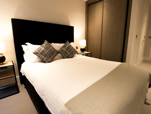 Charles Hope Heathrow North 2 Bedroom Apartment Bedroom2