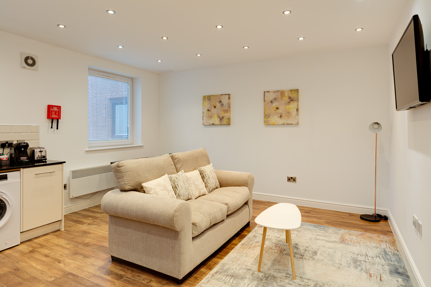 Swindon One Bedroom Shower Only Serviced Apartment Living Area