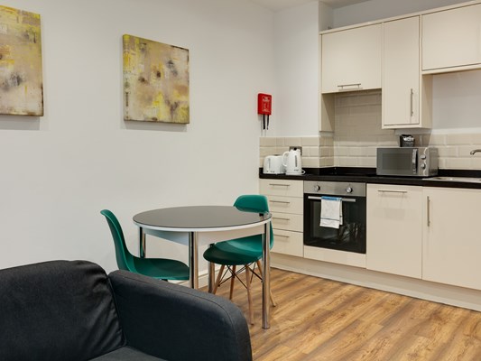 Swindon Two Bedroom Two Bathroom Serviced Apartment Open Plan Dining Kitchen Area (1)