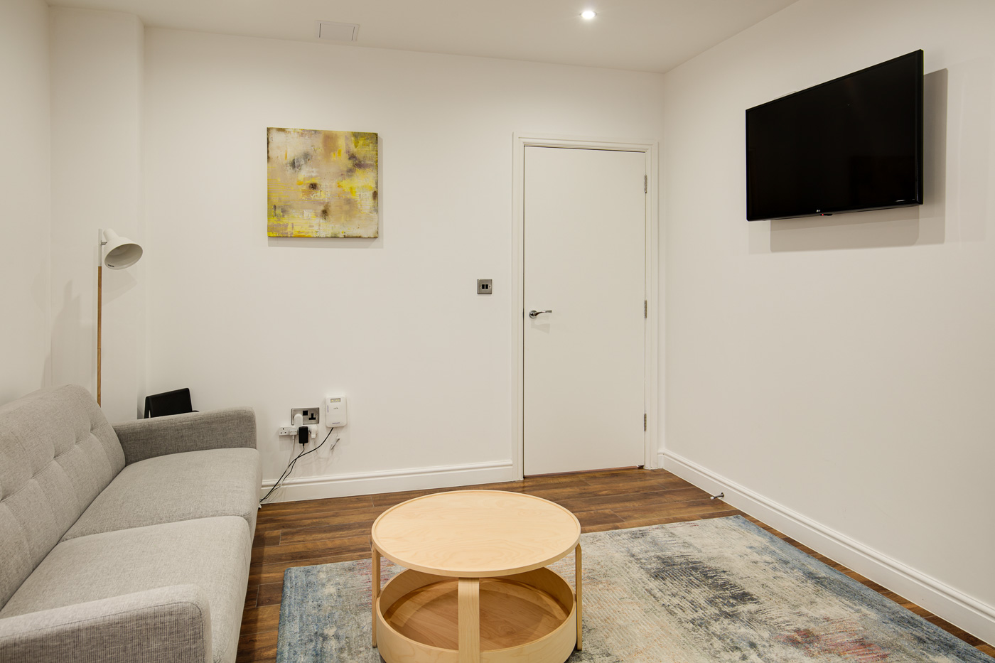 Swindon One Bedroom Executive Serviced Apartment TV & Lounge Area