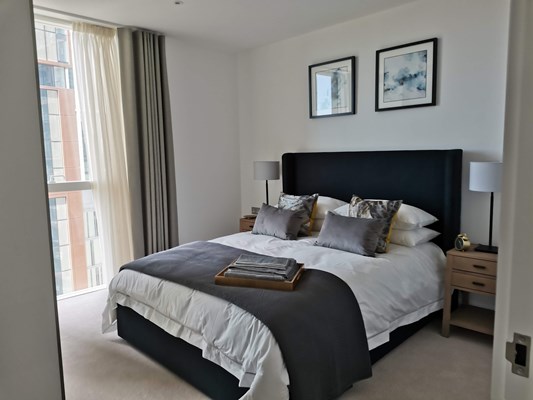 Charles Hope Canary Wharf Bedroom1