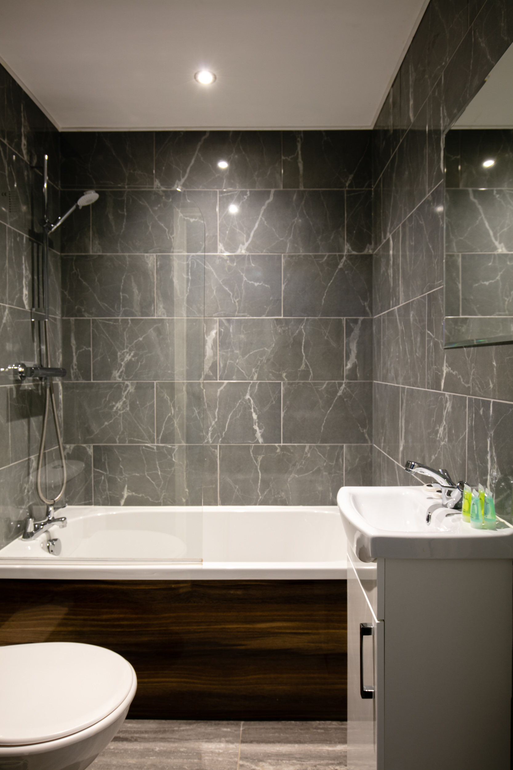 Swindon Two Bedroom Serviced Apartment Shower Bathroom