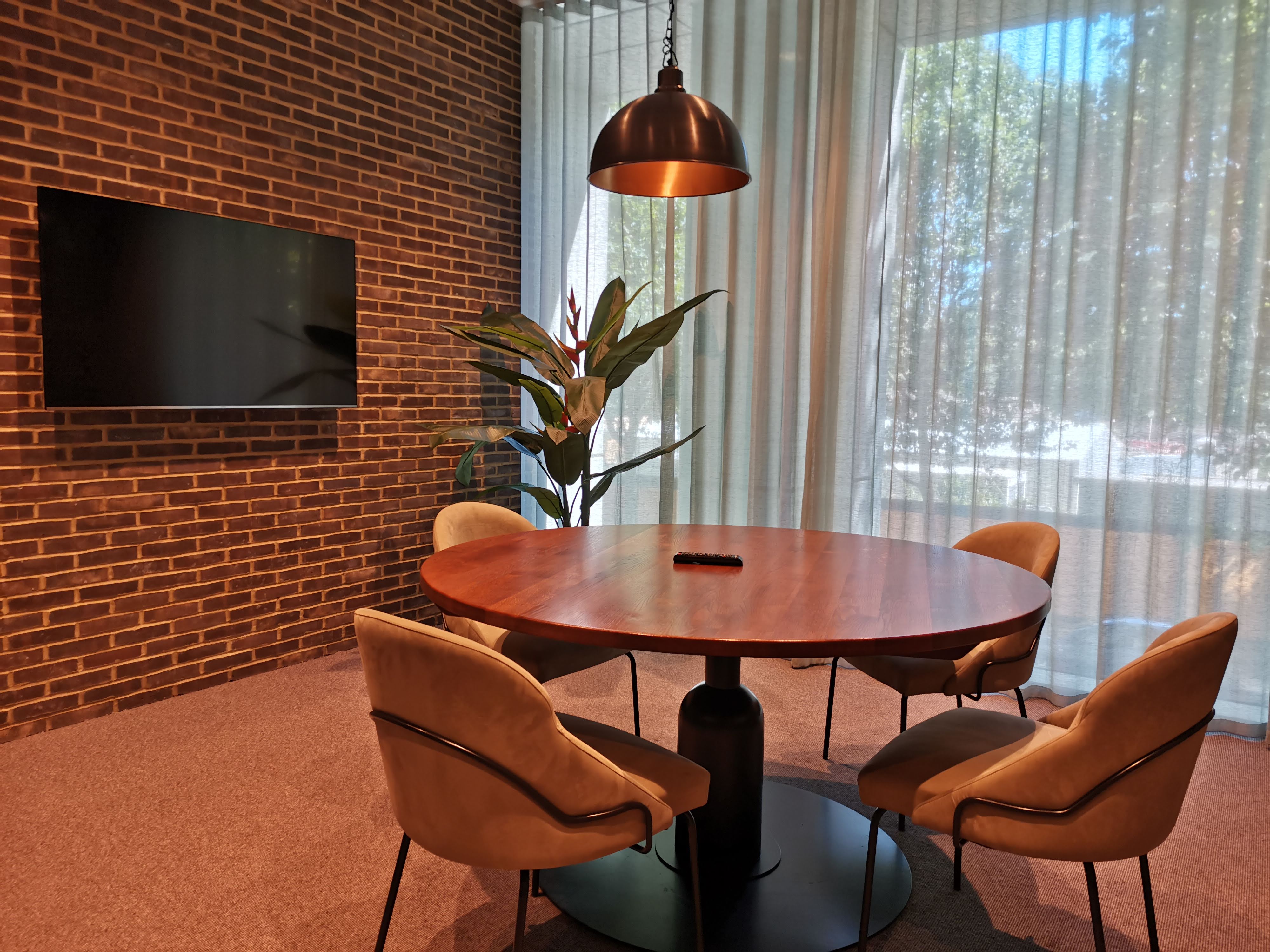 Charles Hope Canary Wharf Living Area1