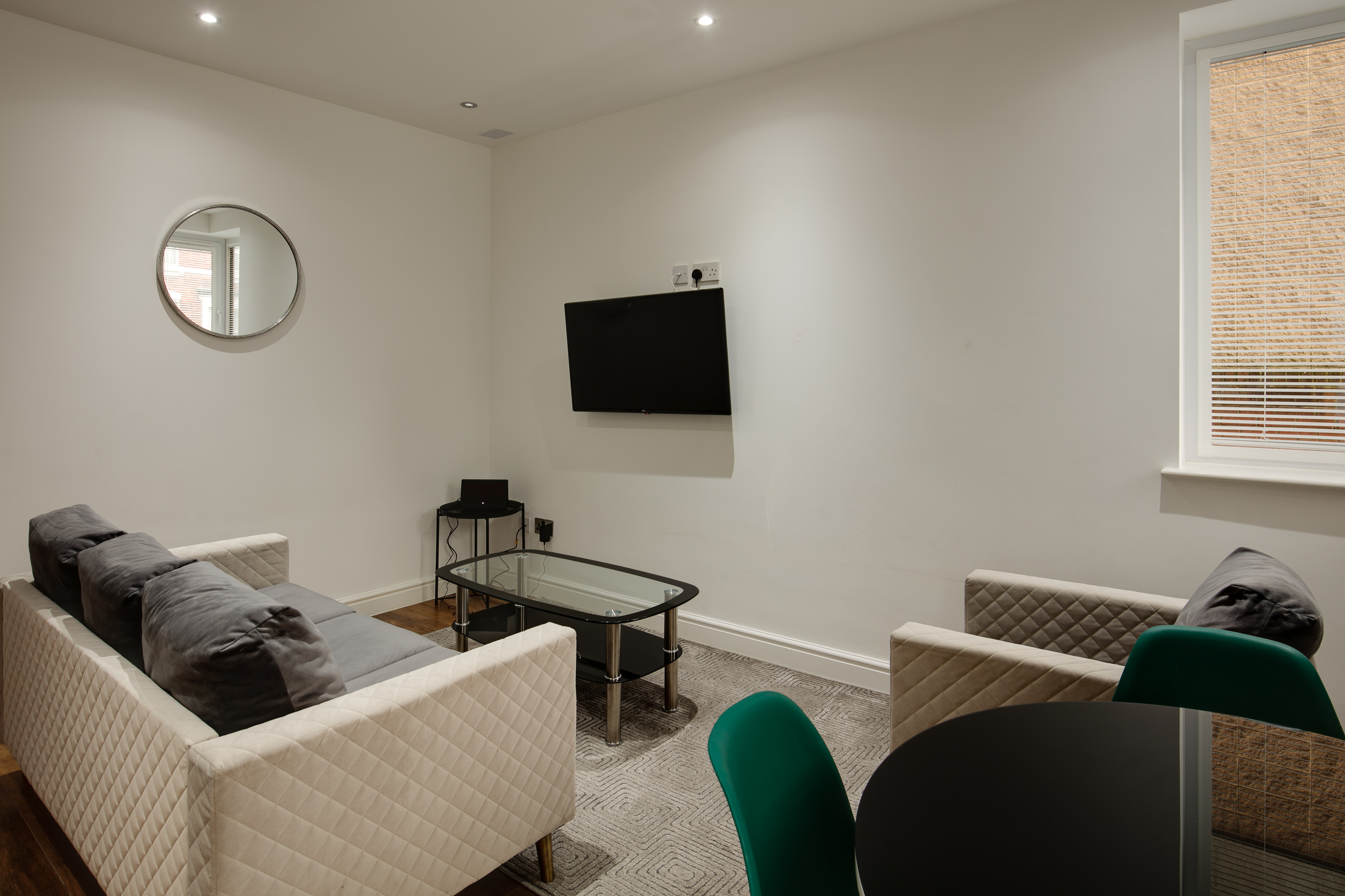 Swindon Two Bedroom Serviced Apartment Lounge Living Area (1)
