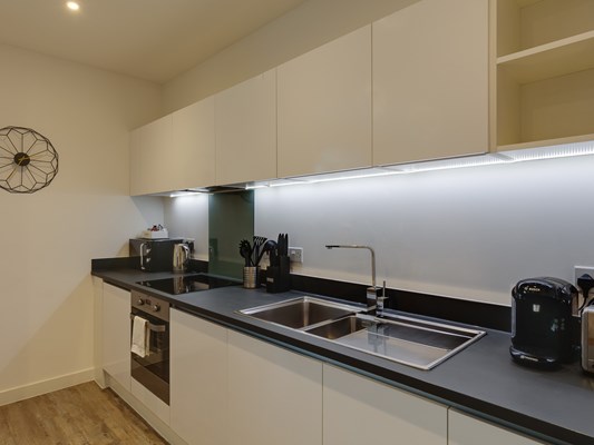 Reading One Bedroom Serviced Apartment Open Plan Kitchen