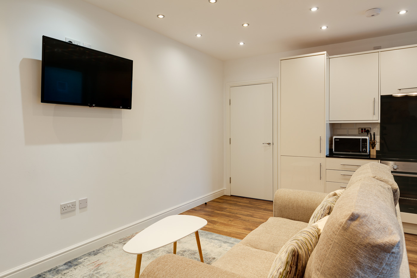 Swindon One Bedroom Shower Only Serviced Apartment TV Area