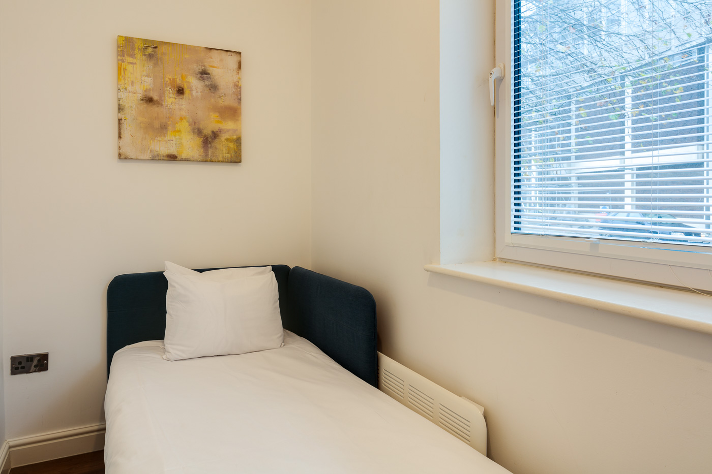 Swindon Two Bedroom Two Bathroom Serviced Apartment Second Bedroom (1)