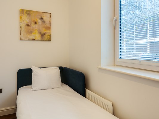 Swindon Two Bedroom Two Bathroom Serviced Apartment Second Bedroom (1)