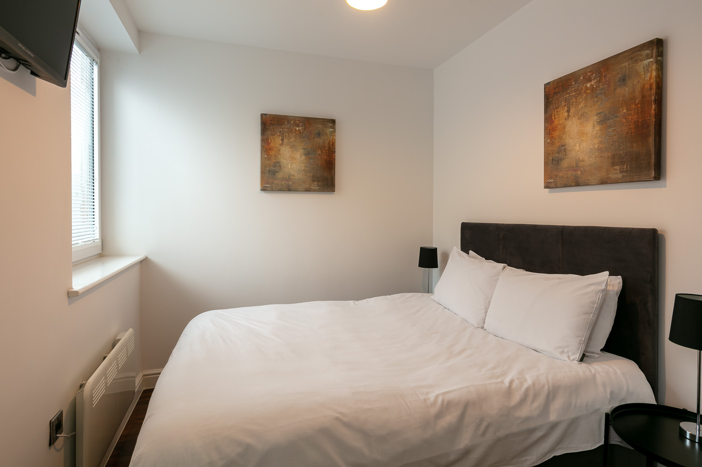 Swindon One Bedroom Executive Serviced Apartment Bedroom Area