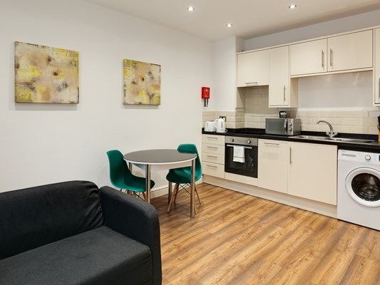 Swindon Two Bedroom Two Bathroom Serviced Apartment Open Plan Living Area (1)