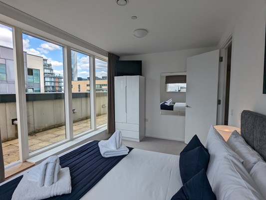 Charles Hope Millharbour Four Bed Penthouse Bedroom4 Balcony
