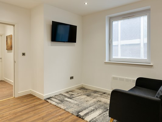 Swindon Two Bedroom Two Bathroom Serviced Apartment Passage & Living Area (1)