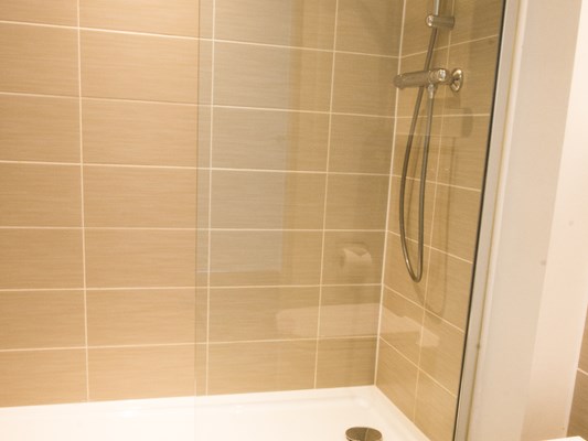 Charles Hope Apartments 2 Bedroom Apartment Shower Room(1)