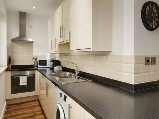 Swindon Two Bedroom Serviced Apartment Spacious Kitche Area